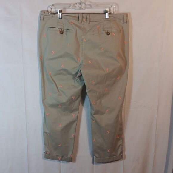 Old Navy Lobster/Crawfish Embroidered Stretch Cargo Roll Up Pants - Picture 4 of 8